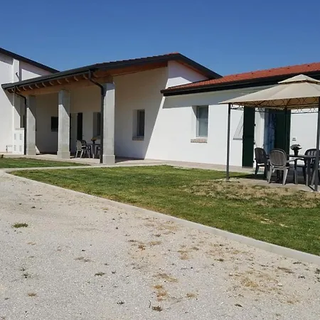 Casa Dalia & Casa Nina بيت للعطل *